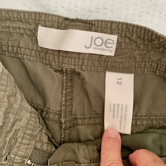 Joe Fresh Women's Capris. Size 12. Khaki colour - Picture 3 of 4